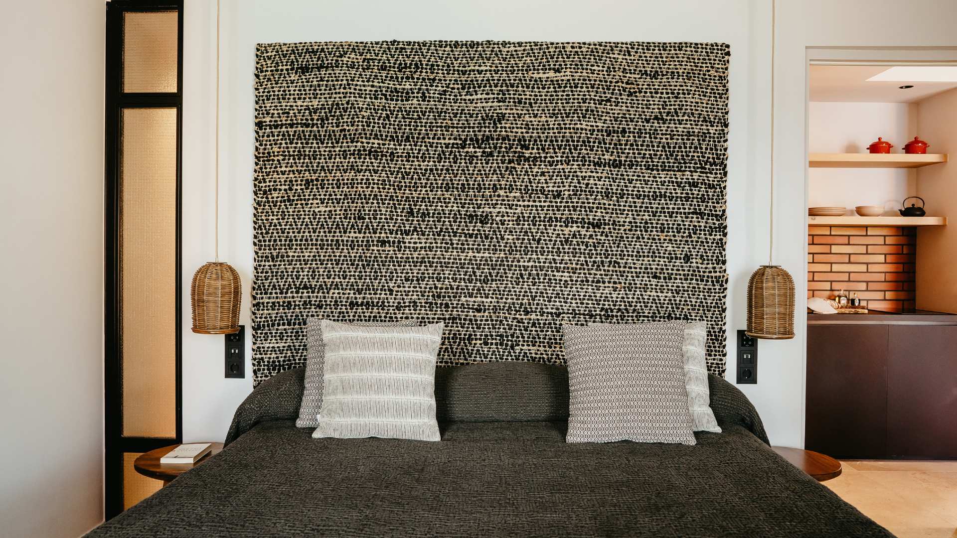 Serenity Seafront Suite_Bedroom