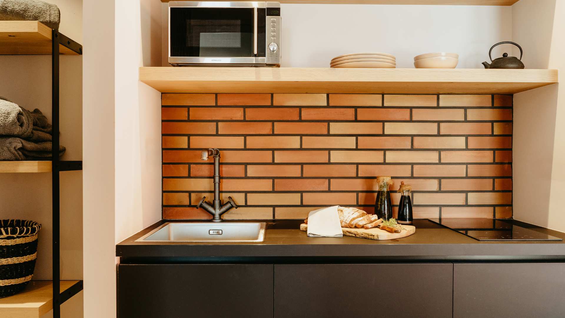 Serenity Seafront Suite_Kitcennette