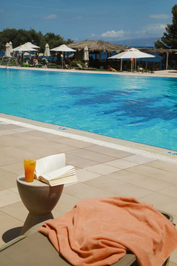 Plori Pool Bar_Dining