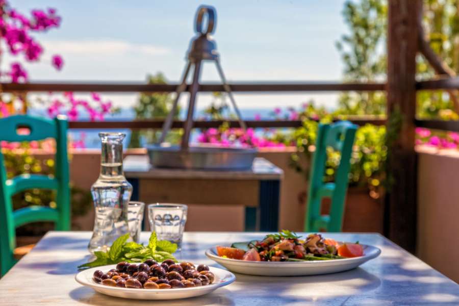 Traditional Kafenio Meze Menu