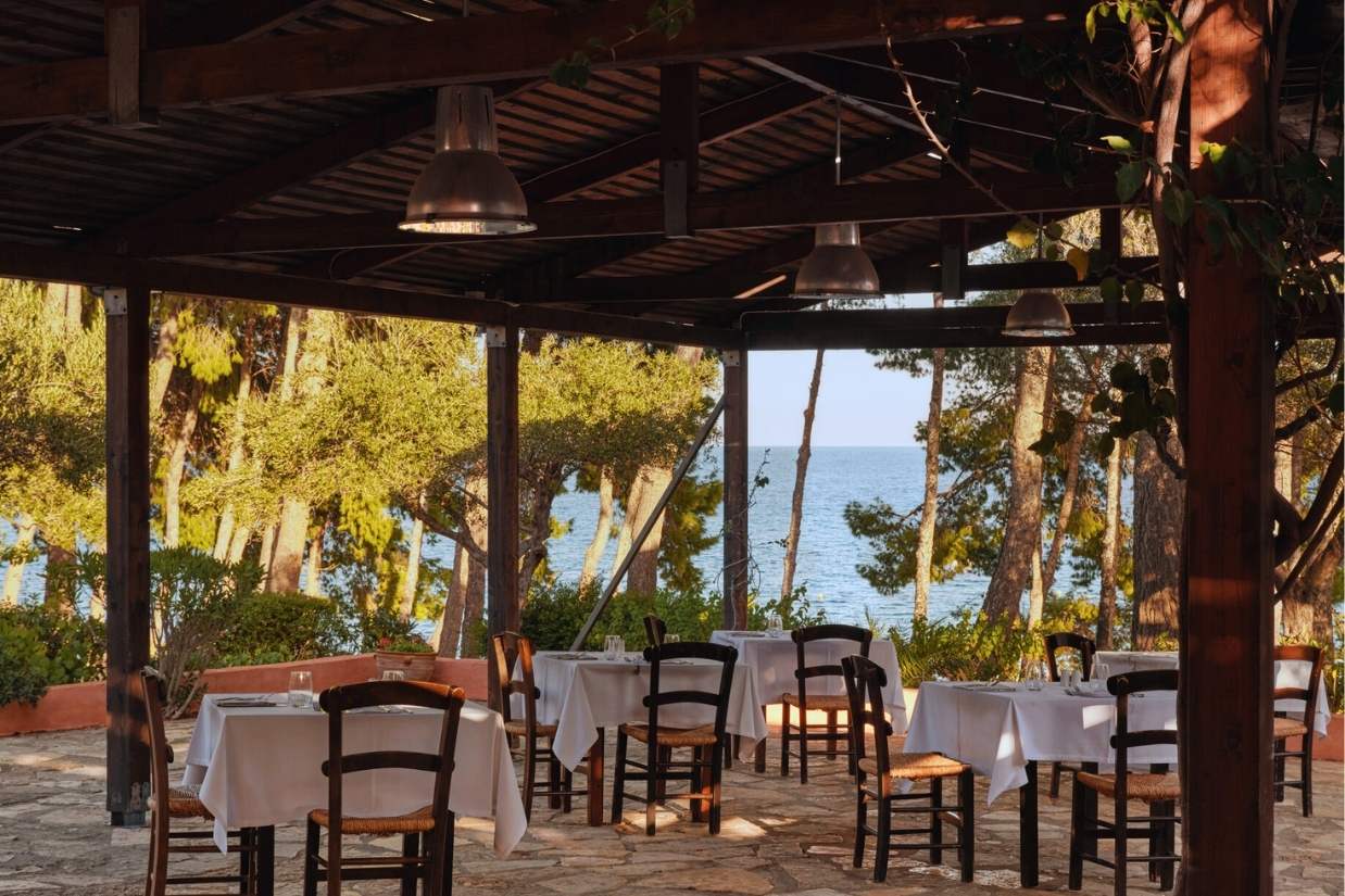 To Fili Taverna Candia Park Village