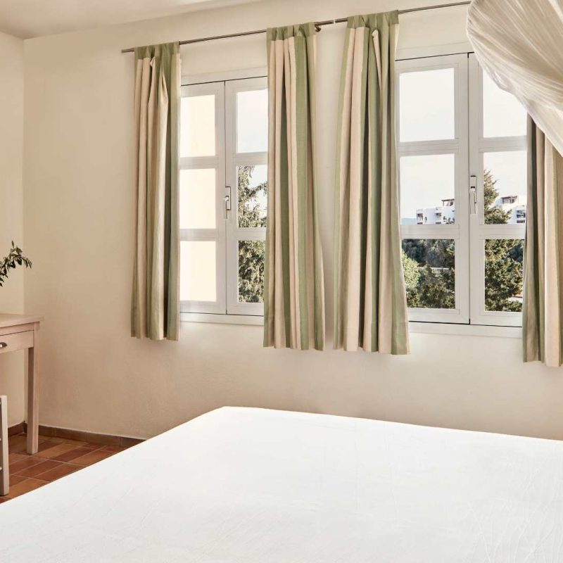 One Bedroom Suite Seaview_Bedroom