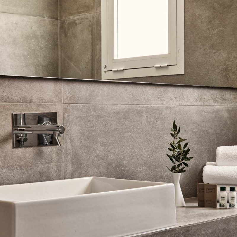 One Bedroom Suite Seaview_bathroom